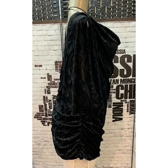 R & M Richards Plus 2X Black Metallic Flocked Draped Neck Cold Shoulder Blouse - Picture 3 of 6
